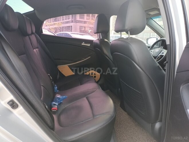 Hyundai Accent-9