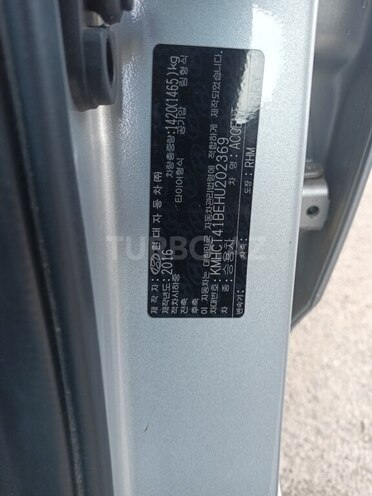Hyundai Accent-11