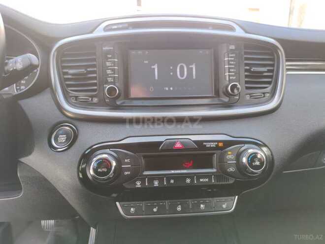 Kia Sorento-16