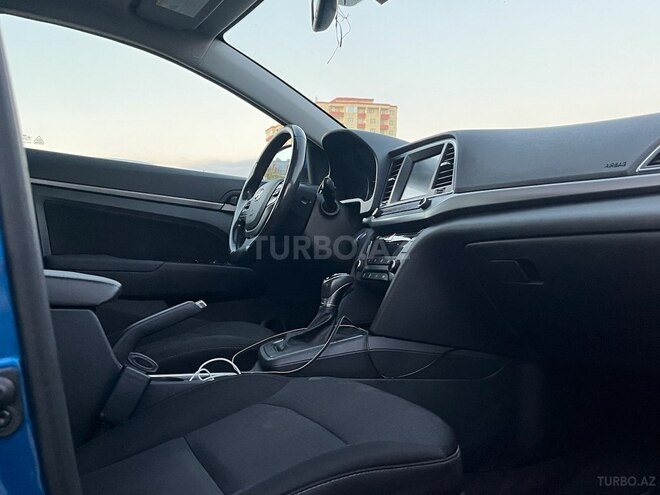 Hyundai Elantra 2017, 130,000 km - 2.0 l - Bakı