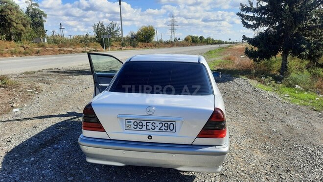 Mercedes C 240 1999, 249,600 km - 2.4 л - 