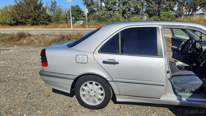Mercedes C 240 1999, 249,600 km - 2.4 л - 