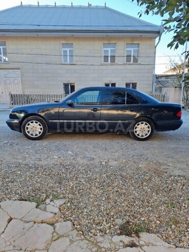 Mercedes E 200 1998, 253,780 km - 2.0 l - Şəmkir