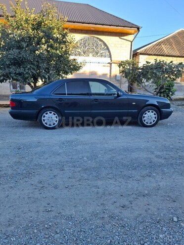 Mercedes E 200 1998, 253,780 km - 2.0 l - Şəmkir