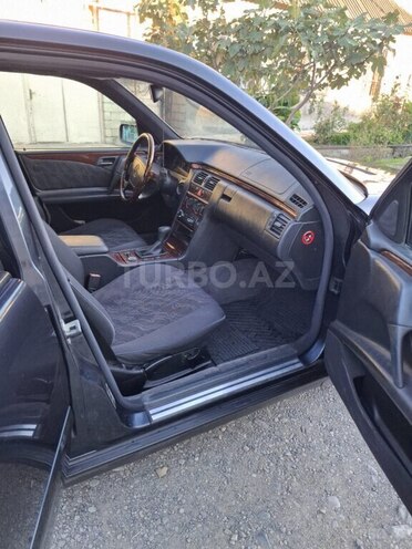 Mercedes E 200 1998, 253,780 km - 2.0 l - Şəmkir