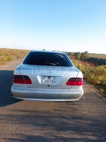Mercedes E 240 2000, 342,000 km - 2.4 l - Kürdəmir