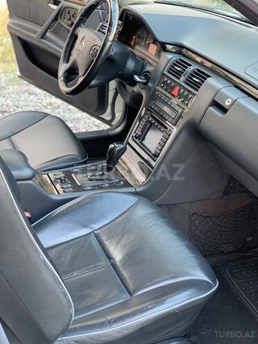 Mercedes E 320 2000, 270,619 km - 3.2 l - Bakı