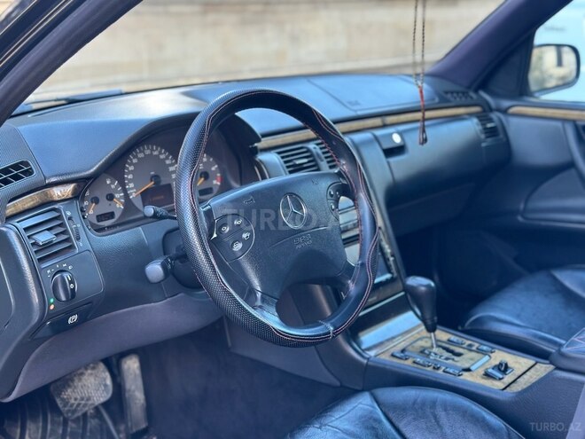 Mercedes E 220 d 1999, 395,000 km - 2.2 l - Bakı