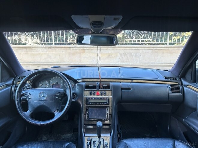 Mercedes E 220 d 1999, 395,000 km - 2.2 l - Bakı
