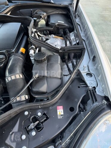 Mercedes E 240 2003, 258,646 km - 2.6 l - Salyan