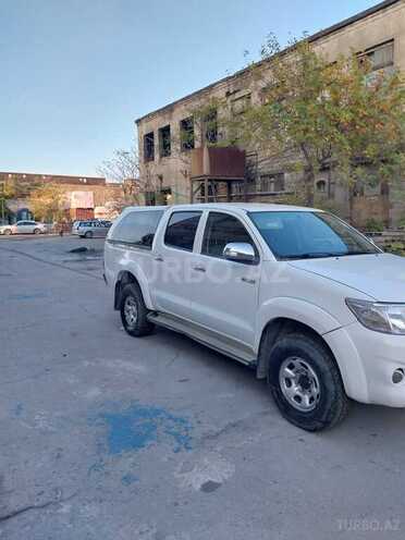 Toyota Hilux 2013, 285,000 km - 2.5 l - Bakı