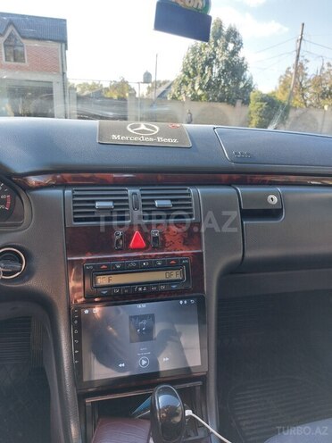 Mercedes E 240 2001, 335,000 km - 2.4 л - Bərdə