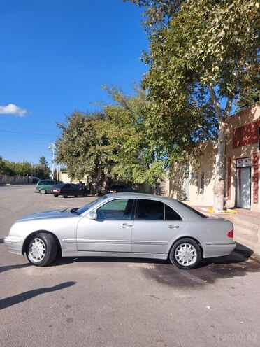 Mercedes E 240 2001, 335,000 km - 2.4 л - Bərdə