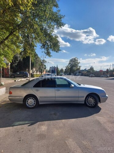Mercedes E 240 2001, 335,000 km - 2.4 л - Bərdə