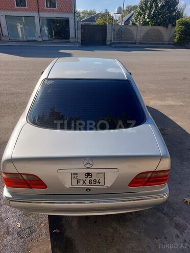 Mercedes E 240 2001, 335,000 km - 2.4 л - Bərdə