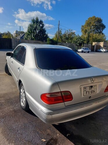 Mercedes E 240 2001, 335,000 km - 2.4 л - Bərdə