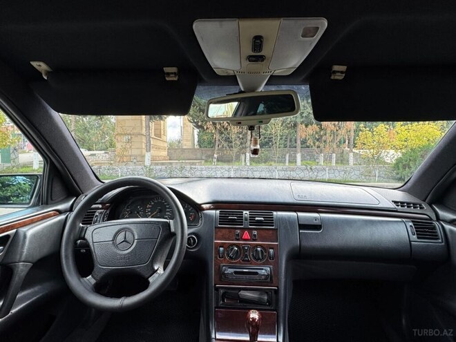 Mercedes E 230 1997, 471,000 km - 2.3 l - Sabirabad