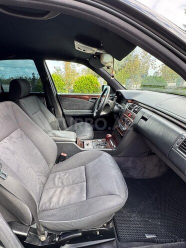 Mercedes E 230 1997, 471,000 km - 2.3 l - Sabirabad