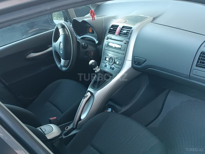 Toyota Auris 2009, 254,000 km - 1.4 l - Bakı