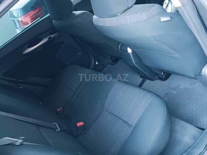 Toyota Auris 2009, 254,000 km - 1.4 l - Bakı