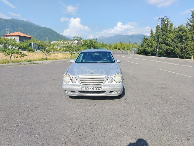 Mercedes E 240 2000, 390,000 km - 2.4 l - Qax