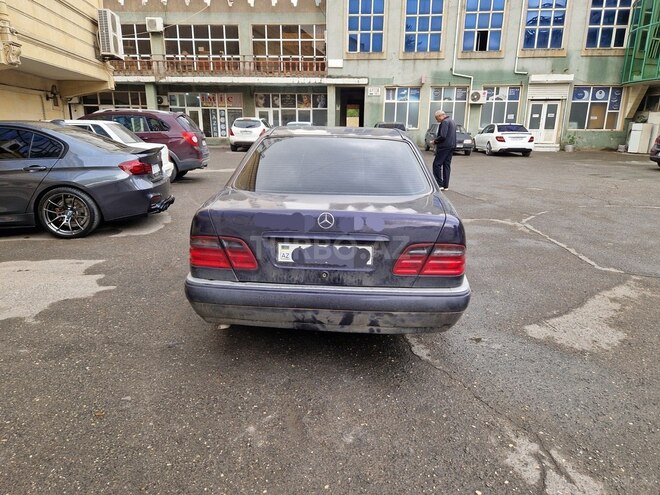 Mercedes E 230 1995, 348,000 km - 2.3 l - Bakı