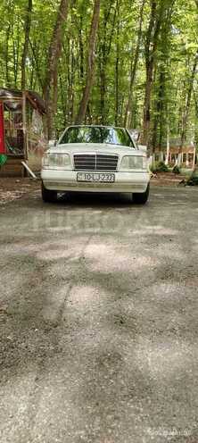 Mercedes E 220 1994, 450,000 km - 2.2 l - Quba
