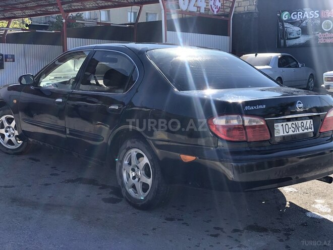 Nissan Maxima-5