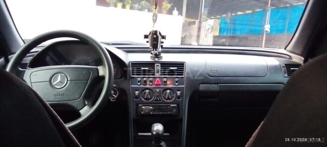 Mercedes C 200 2000, 452,000 km - 2.0 л - Bakı