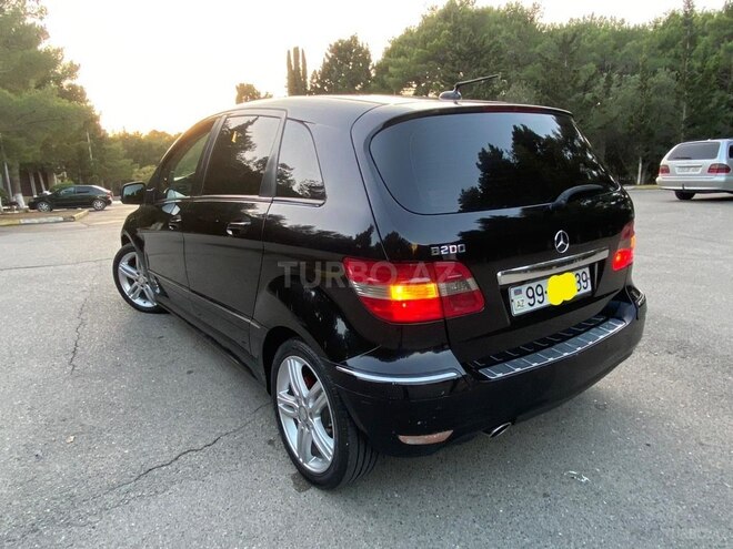 Mercedes B 180 2009, 156,000 km - 1.7 l - Sumqayıt