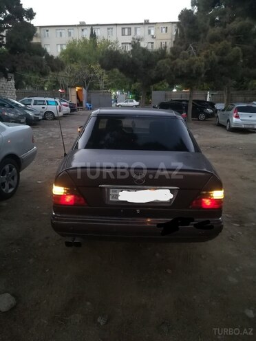 Mercedes E 220 1994, 288,000 km - 2.2 л - Bakı