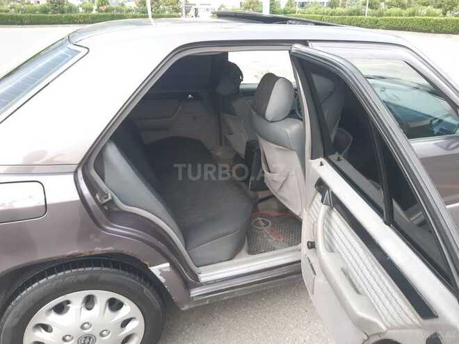 Mercedes E 220 d 1991, 435,000 km - 2.2 l - Şəki
