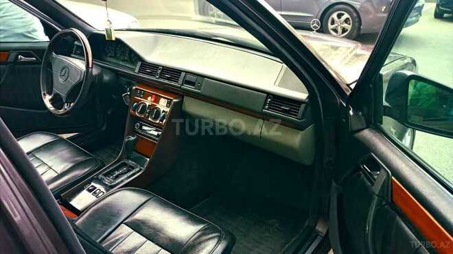 Mercedes E 220 1994, 288,000 km - 2.2 л - Bakı