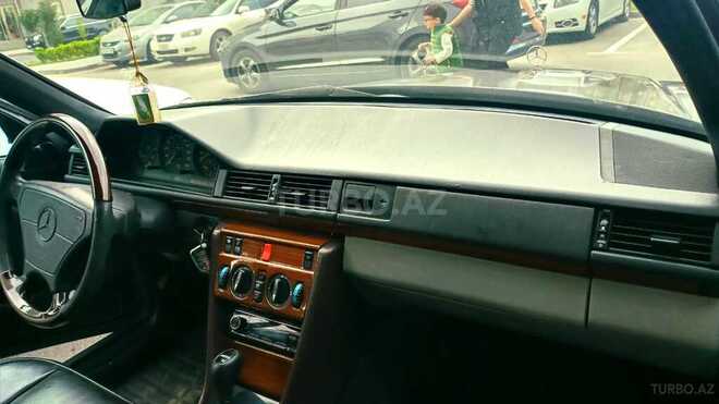 Mercedes E 220 1994, 288,000 km - 2.2 л - Bakı