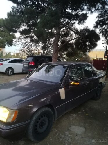Mercedes E 220 1994, 288,000 km - 2.2 л - Bakı