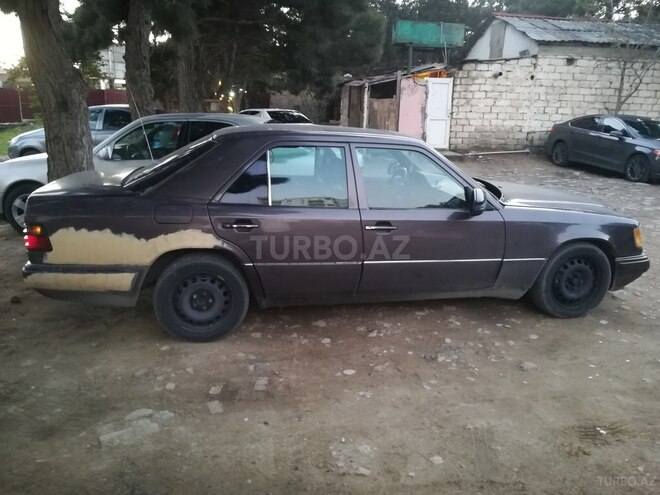 Mercedes E 220 1994, 288,000 km - 2.2 л - Bakı