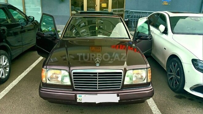 Mercedes E 220 1994, 288,000 km - 2.2 л - Bakı