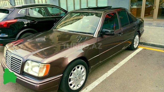 Mercedes E 220 1994, 288,000 km - 2.2 л - Bakı