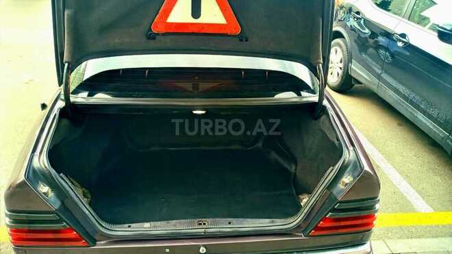 Mercedes E 220 1994, 288,000 km - 2.2 л - Bakı