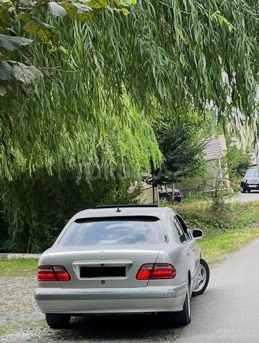 Mercedes E 200 2001, 364,447 km - 2.0 l - Sumqayıt