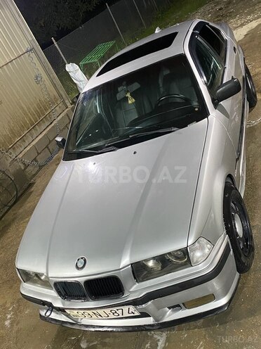 BMW 318 1993, 340,000 km - 1.8 л - Qusar