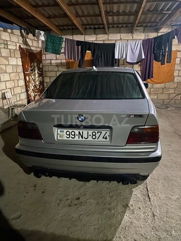 BMW 318 1993, 340,000 km - 1.8 л - Qusar