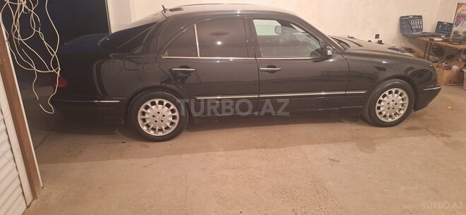 Mercedes E 240 2000, 245,145 km - 2.6 l - Sabirabad