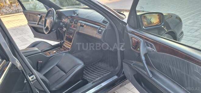 Mercedes E 240 2000, 245,145 km - 2.6 l - Sabirabad