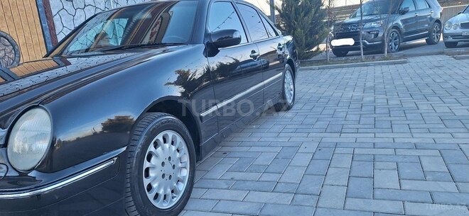Mercedes E 240 2000, 245,145 km - 2.6 l - Sabirabad