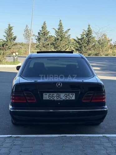 Mercedes E 200 1999, 326,000 km - 2.0 л - Yevlax