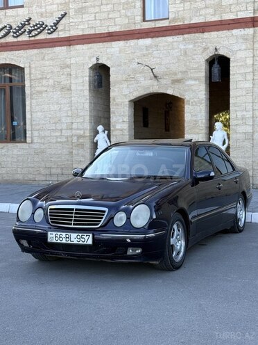 Mercedes E 200 1999, 326,000 km - 2.0 л - Yevlax