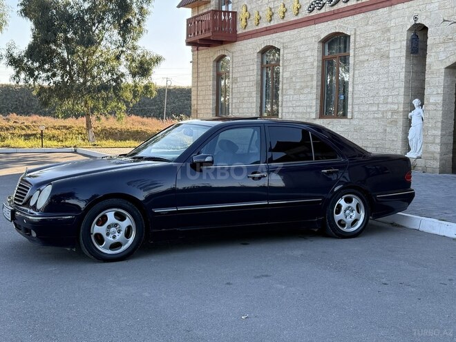 Mercedes E 200 1999, 326,000 km - 2.0 л - Yevlax