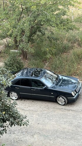 Mercedes E 230 1996, 334,000 km - 2.3 l - Gəncə