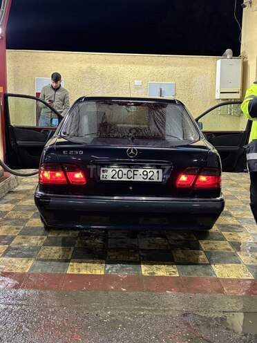Mercedes E 230 1996, 334,000 km - 2.3 l - Gəncə